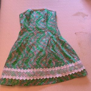 Lilly Pulitzer strapless dress size 8 EUC gator chomp chomp print